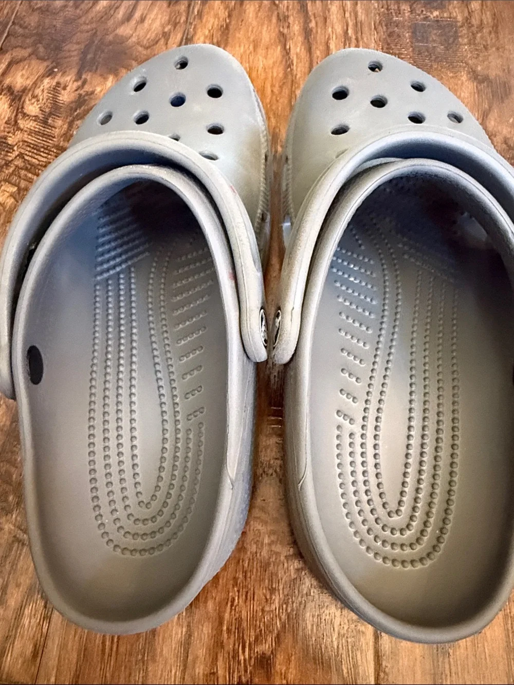 CROCS Classic Clog in Gray, size women’s 9 and men’s 7